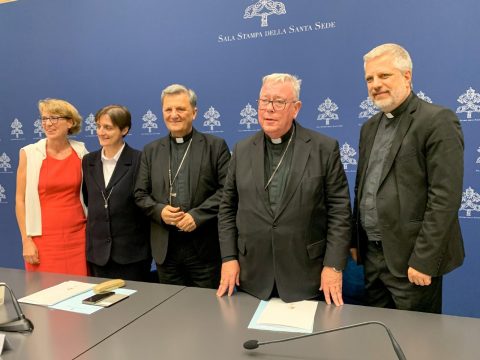 Synod document asks how to increase unity, participation, mission outreach