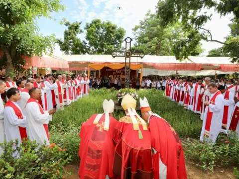 Cambodian Catholics honour those killed by Khmer Rouge