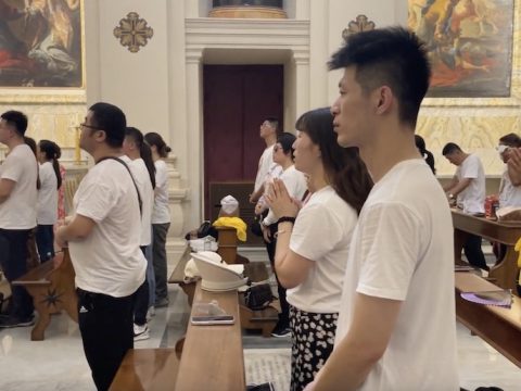 Chinese pilgrims stop in Rome on their way to World Youth Day