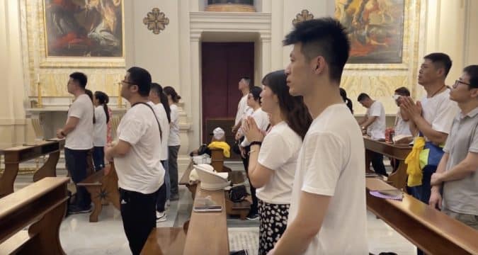 Chinese pilgrims stop in Rome on their way to World Youth Day