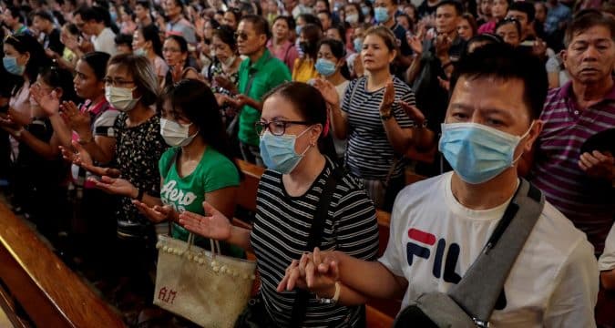 Philippine bishops’ conference allows raising of hands during Lord’s Prayer