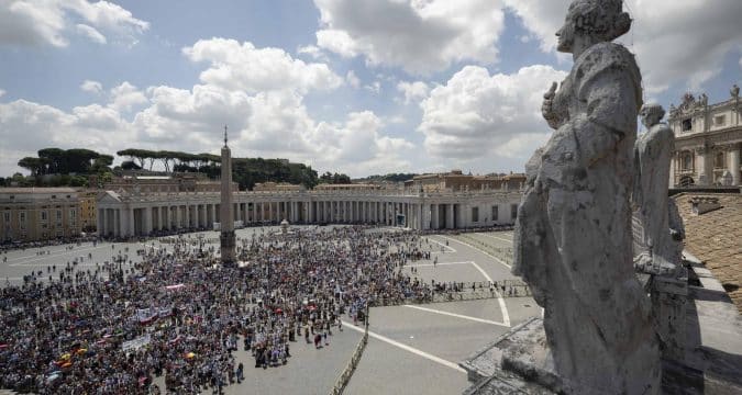 Be modern prophets by guiding others to the Holy Spirit pope urges