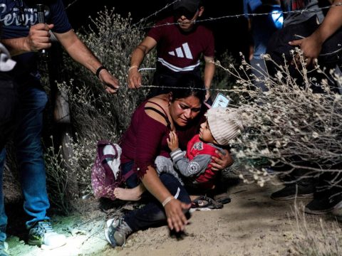 Email alleges inhumane treatment of migrants by Texas government