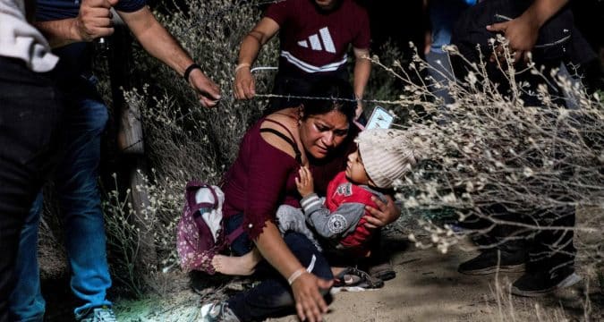 Email alleges inhumane treatment of migrants by Texas government