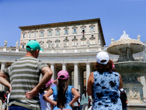 On feast of the Assumption pope entrusts prayers for peace to Mary