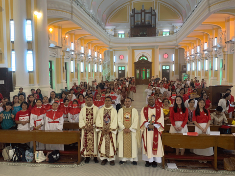 Indonesian community bids farewell to longtime chaplain