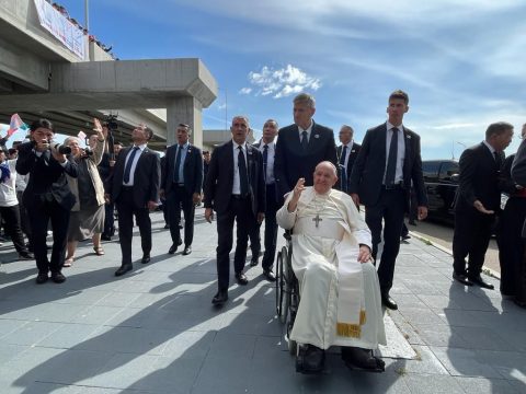 Photos: Pope Francis welcomed in Mongolia