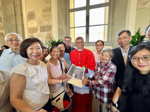 Well wishes from Hong Kong delegation to consistory