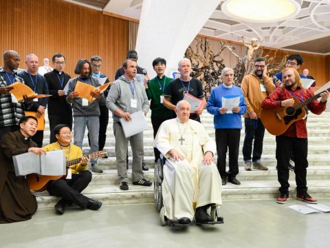 Charismatic renewal must help dioceses with lay formation, pope says