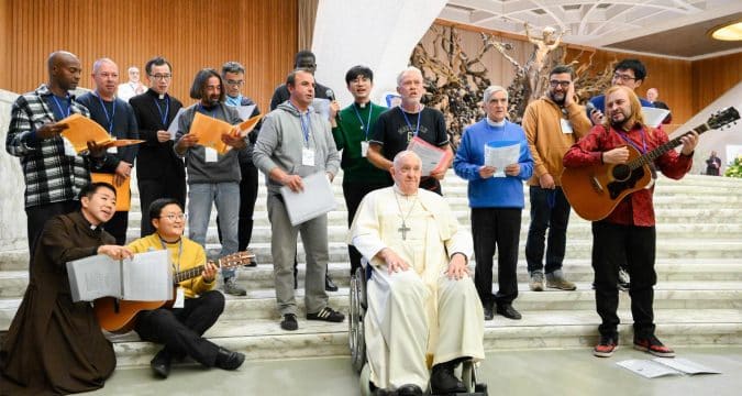 Charismatic renewal must help dioceses with lay formation, pope says