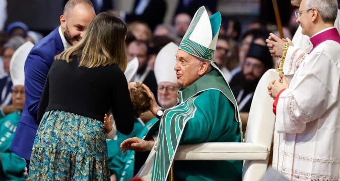 Wanting to control, confine God to an agenda is idolatry, pope says