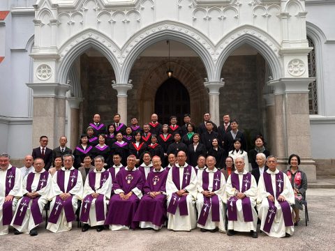 Use your knowledge to motivate others to follow Christ, graduates urged