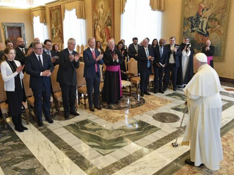 Pope says AI must serve human potential, in World Peace Day message