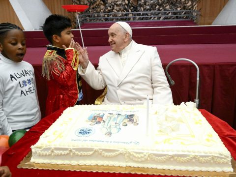Pope celebrates 87th birthday with children of families in need