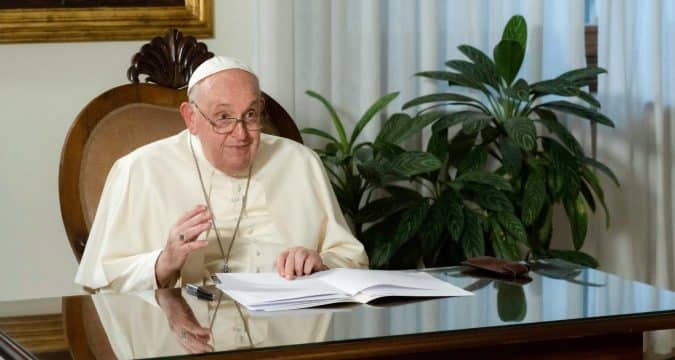 Build alliances supporting peace, creation, pope says