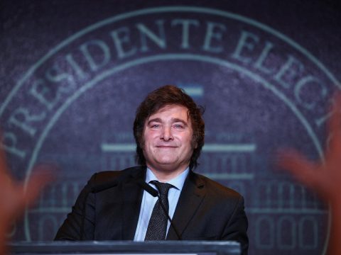 Argentine president invites pope to visit 