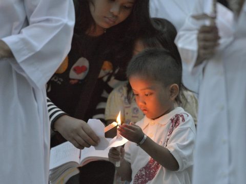 Indonesian dioceses defer Ash Wednesday for national poll