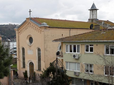 Pope Francis expresses closeness after attack on Catholic church in Istanbul