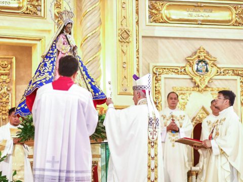 Pope Francis honours Our Lady of Antipolo with golden rose