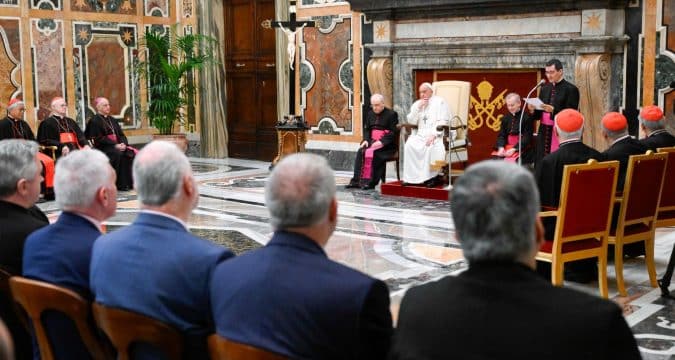 Family, community, are key to overcoming secularism, pope says