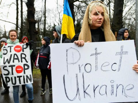 Vatican’s top diplomat says Russia and Ukraine must negotiate