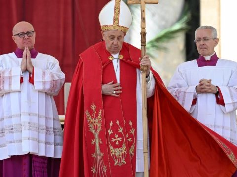 Pope prays for victims of terrorist attack in Moscow
