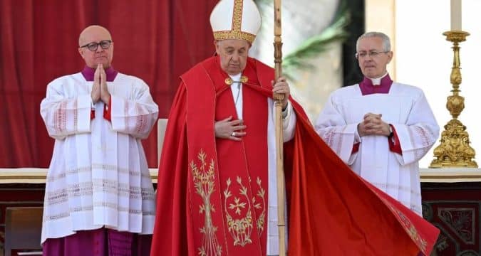 Pope prays for victims of terrorist attack in Moscow