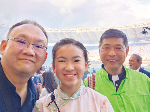 Hong Kong child delegate meets Pope Francis