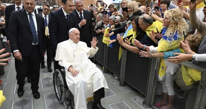 Workers must develop sense of belonging, pope says
