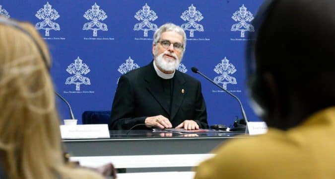 Science that serves humanity is in harmony with faith, pope says