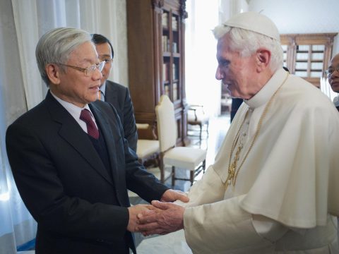 Pope sends condolences on death of Vietnamese leader