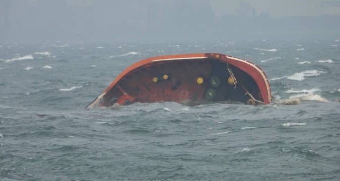 Fears of severe impact as oil spill reaches Philippine shoreline