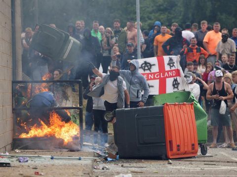 Bishops and migrant group say no to violence or riots in the UK