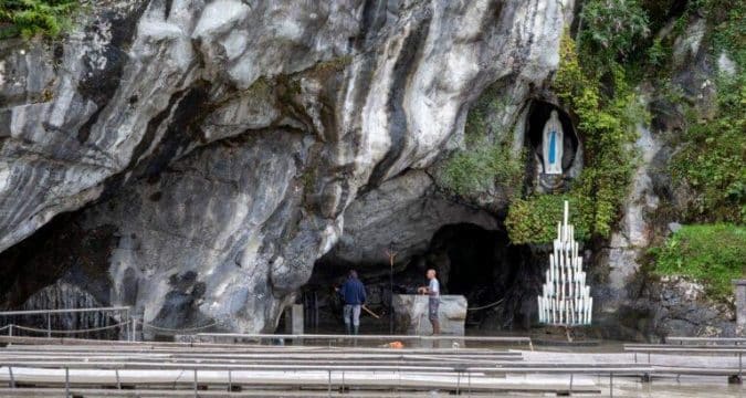 Flash flooding temporarily closes Lourdes’ grotto