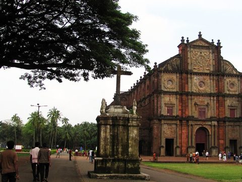 Thousands gather for exposition of St. Francis Xavier’s relics in Goa