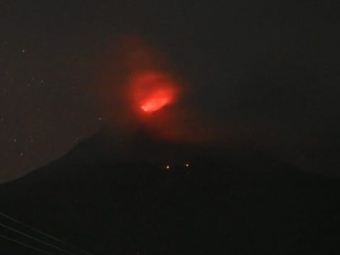 Deaths and casualties as volcano erupts in Indonesia