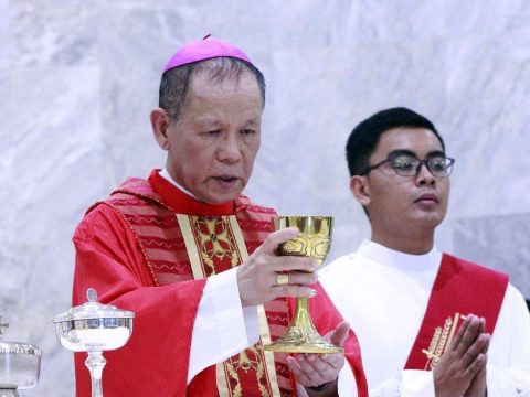 Amid political storm and urgent challenges, archbishop of Manila calls for unity