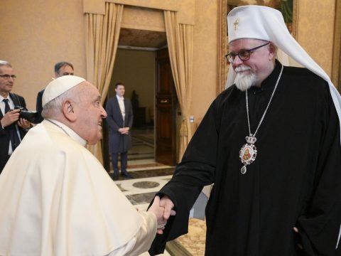 All Christians called to witness God’s love, source of hope, pope says