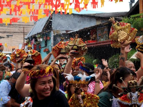 A sea of faith engulfs Philippine feast of the Santo Niño