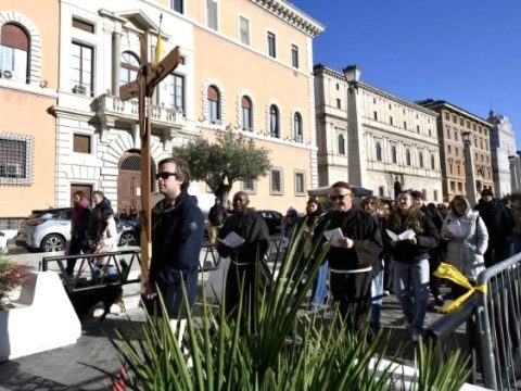 St. Peter’s Holy Door sees more than half million pilgrims in two weeks
