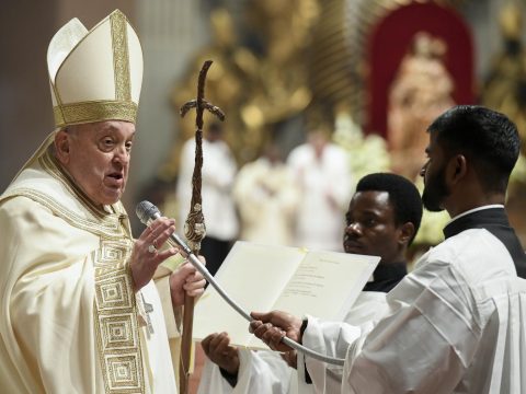 Religious poverty, chastity, obedience are signs of hope, pope says