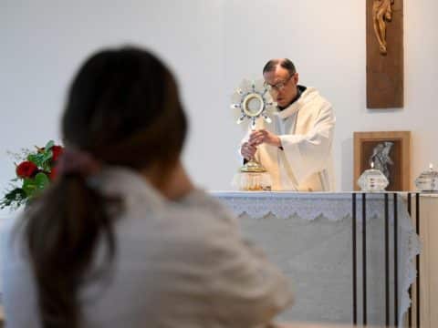Daily hour of Adoration and Mass offered at Gemelli Hospital for Pope Francis