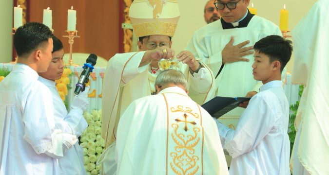 New bishop of Pyay in Myanmar urged to ‘light fire of hope’