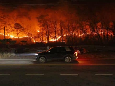 Church seeks support for victims of rampaging Korean wildfires