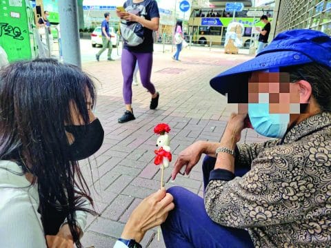 Treat the homeless as friends, case worker says