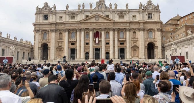 Help each other walk in love and truth, Pope Leo says in first Sunday address