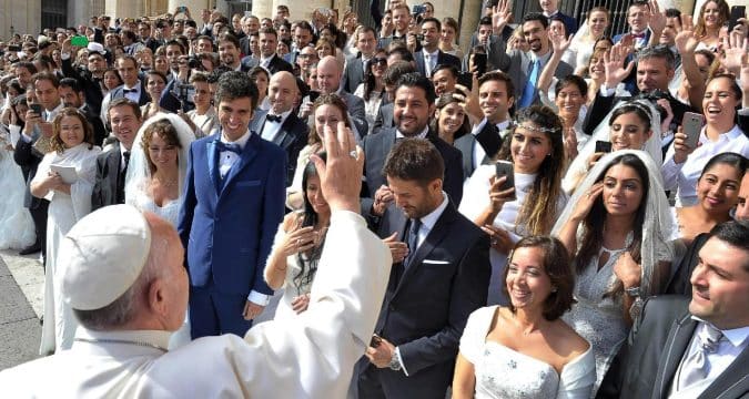 Let families know God loves them, Pope Leo says