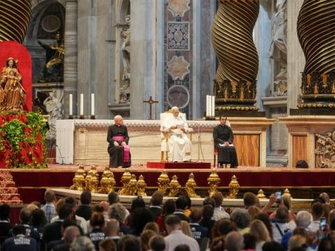 Jubilee year is a time to build bridges, not walls, pope urges