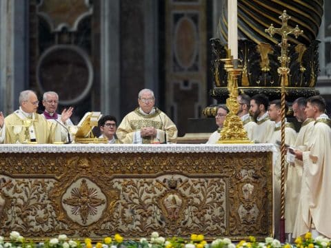 Pope asks priests to be signs of reconciliation in the Church and world