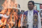 Philippine priest who defied Duterte drug war recipient of Magsayay Prize